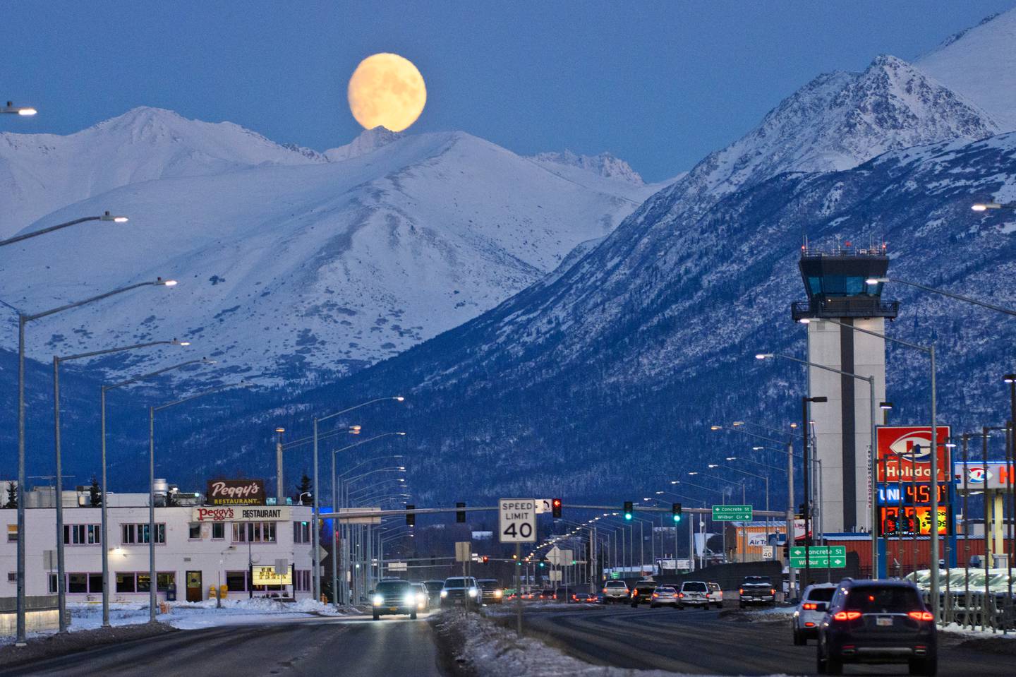 moonrise, 5th Avenue